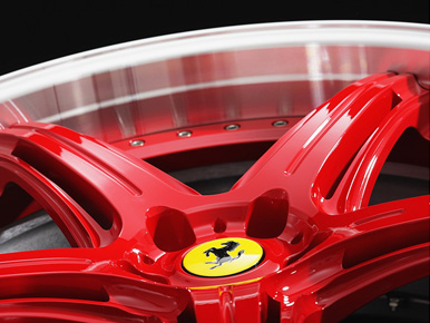 Wykończenie felgi TWS Ferrari